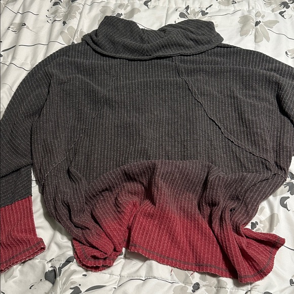 LuLaRoe Women's Cowl Neck Sweater - Black and Red Ombre - Picture 4 of 4